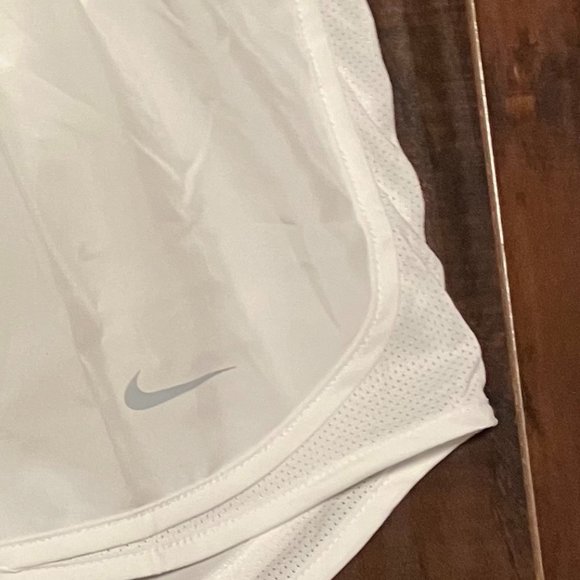 Nike Women's Tempo Running Shorts - Picture 4 of 5